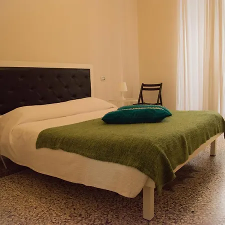 Apartment Beautiful And Spacious Next To Termini 10 Minutes From Coliseum *